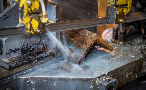 乌海挑选金属带锯床需注意的因素有哪些？